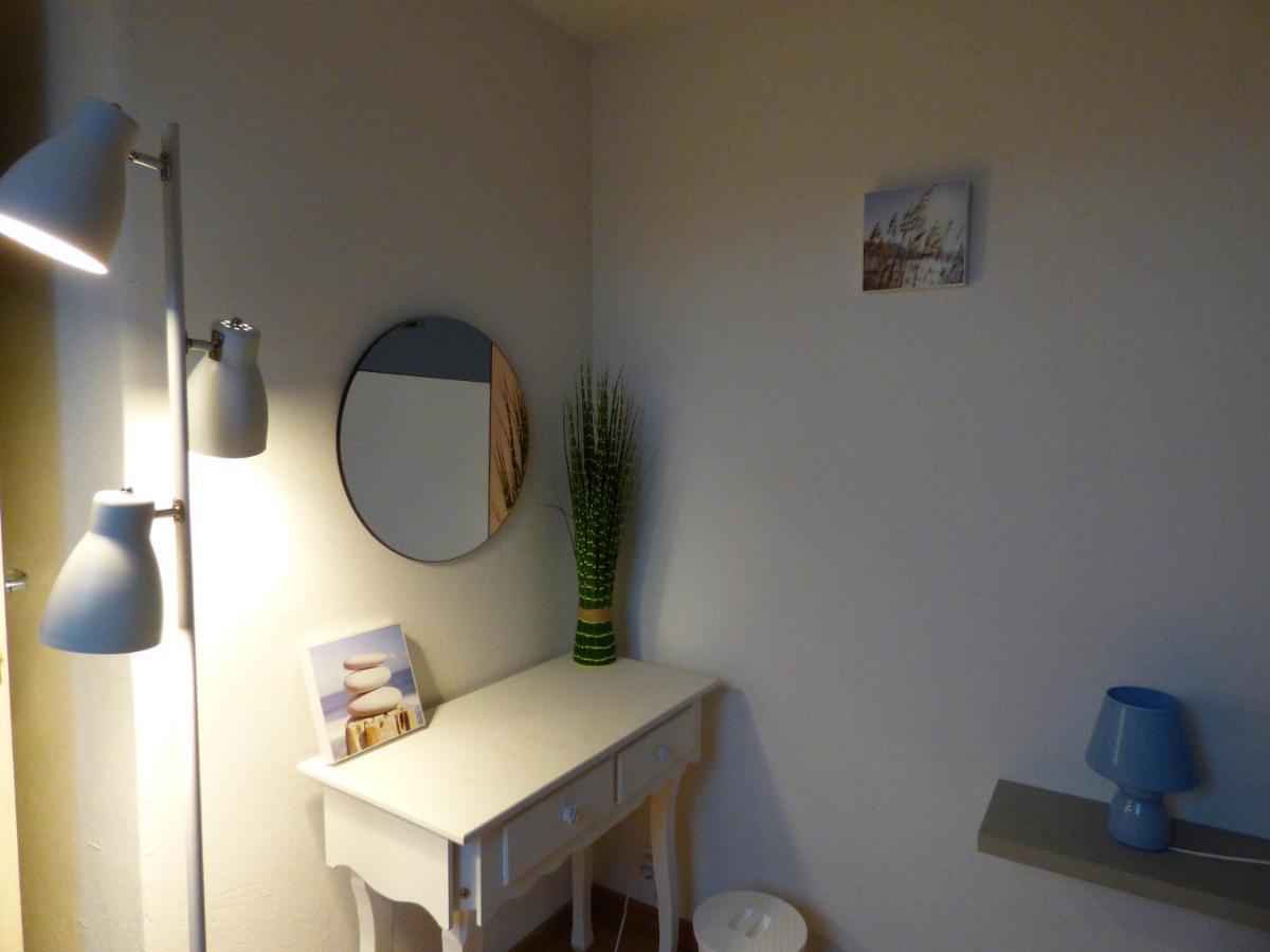 Les Petites Brosses Bed & Breakfast Montbizot ภายนอก รูปภาพ